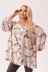 Oversize'owa tunika Amalia - subtelna elegancja w odcieniach beżu z nutą natury PLUS SIZE XXL. Tuniki damskie Moda Size Plus Iwanek, na co dzień, plus size, bez wzorów, z elastanu, eleganckie, bez kołnierzyka, plus size, bez ramiączek. Za 239.90 zł.