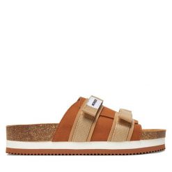 Klapki Novesta. Brązowe klapki damskie Novesta, bez wzorów, bez obcasa. Za 489.99 zł.
