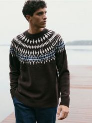 Sweter z wełną - ciemnobrązowy. Brązowe swetry męskie Reserved, l, bez wzorów, z dzianiny, bez kołnierzyka. Za 219.99 zł.
