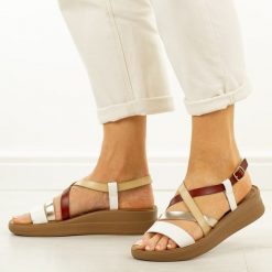 Sandały Wh damskie Filippo Ds7904/26. Białe sandały damskie Filippo, bez wzorów, z jeansu, bez obcasa, na platformie. Za 139.00 zł.