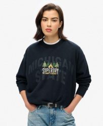 Sweter pamiątkowy podróżny luzem. Niebieskie swetry klasyczne damskie Superdry., z bawełny, bez kołnierzyka. Za 297.70 zł.