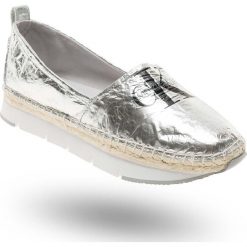 ESPADRYLE Calvin Klein Jeans. Szare espadryle damskie Calvin Klein Jeans, z aplikacjami, z jeansu, bez obcasa, na koturnie. Za 311.40 zł.