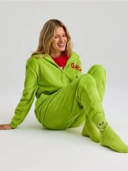 Skarpetki z elementami 3D Grinch - zielony. Zielone skarpetki damskie Sinsay, bez wzorów. Za 12.99 zł.