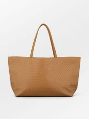 Becksöndergaard Shopper bag w kolorze karmelowym - 40 x 30 x 20 cm rozmiar: onesize. Brązowe shopper bag damskie Becksöndergaard, bez wzorów, z materiału, na ramię, bez dodatków. Za 173.99 zł.