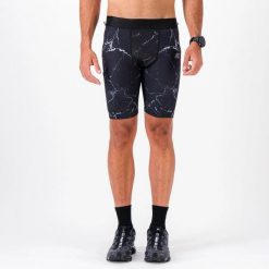 Mężczyzna legginsy do biegania i trailu TERRARUN TIGHT. Czarne szorty męskie BODYCROSS, bez wzorów, z poliesteru. Za 229.99 zł.