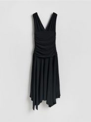 Sukienka midi z marszczeniem - czarny. Czarne sukienki damskie Reserved, l, bez wzorów, z dzianiny, bez kołnierzyka, bez ramiączek, midi, dopasowane. Za 139.99 zł.