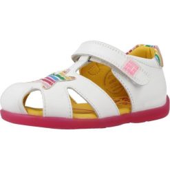 Sandały AGATHA RUIZ DE LA PRADA 242900A Biały. Białe sandały damskie Agatha Ruiz de la Prada, ze skóry, bez zapięcia. Za 246.91 zł.