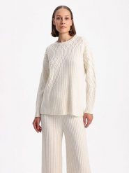 BGN Sweter w kolorze kremowym rozmiar: 40. Brązowe swetry klasyczne damskie BGN, ze splotem, bez kołnierzyka. Za 118.56 zł.