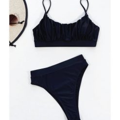 Strój kąpielowy zabudowany z marszczonym topem na plażę i basen Xochitl. Zielone bikini damskie Intica, bez wzorów. Za 149.00 zł.