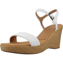 Sandały UNISA RITA NTO Biały. Białe sandały damskie Unisa, bez wzorów, ze skóry, bez obcasa. Za 354.99 zł.