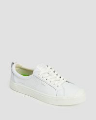 Buty sportowe Cariuma OCA Low White Premium Leather Unisex. Białe buty sportowe na co dzień damskie CARIUMA, bez wzorów, z gumy, trekkingowe. Za 356.70 zł.