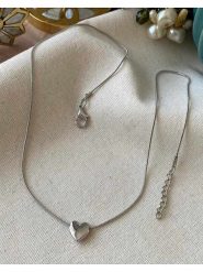 Luseera Pozłacany naszyjnik z elementem ozdobnym - dł. 45 cm rozmiar: onesize. Szare naszyjniki damskie Luseera, pozłacane. Za 34.99 zł.