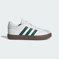 Buty VL Court 3.0. Białe buty sportowe na co dzień damskie Adidas, z zamszu, bez zapięcia. Za 219.00 zł.