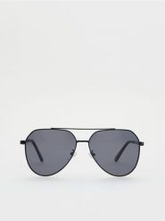 Okulary przeciwsłoneczne aviator - czarny. Czarne okulary przeciwsłoneczne męskie Reserved. W wyprzedaży za 55.99 zł.