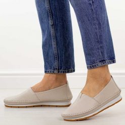 Beżowe skórzane półbuty damskie S.Barski 7051. Brązowe półbuty damskie S.BARSKI, bez wzorów, z jeansu, casualowe, bez obcasa, na płaskiej podeszwie. Za 219.00 zł.