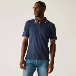 Koszulka turystyczna polo męska Adryan. Czerwone koszulki polo męskie Regatta, m, bez wzorów, bez ramiączek. W wyprzedaży za 148.00 zł.