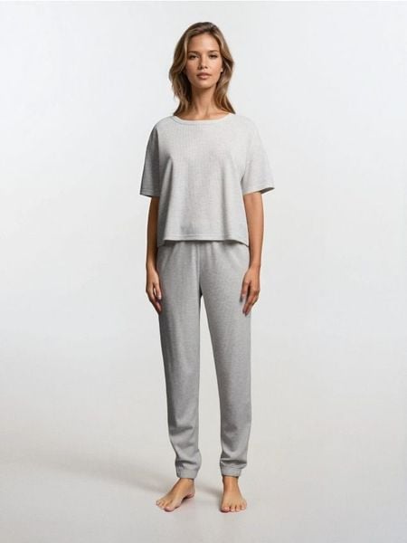 Prążkowana piżama dwuczęściowa - szary. Szare piżamy damskie Sinsay, l, bez wzorów, prążkowane, bez ramiączek. Za 69.99 zł.