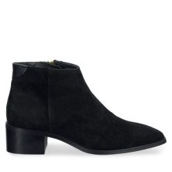 Botki Gant. Czarne botki damskie Gant, bez obcasa, na słupku, bez zapięcia. Za 679.99 zł.