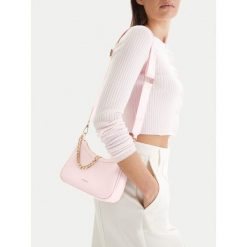 Torebka JENNY. Czerwone torebki klasyczne damskie Jenny, bez wzorów, bez dodatków. Za 129.99 zł.