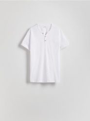 T-shirt slim z rozpinanym dekoltem - biały. Białe t-shirty męskie Reserved, l, bez wzorów, z bawełny, bez kołnierzyka. Za 59.99 zł.