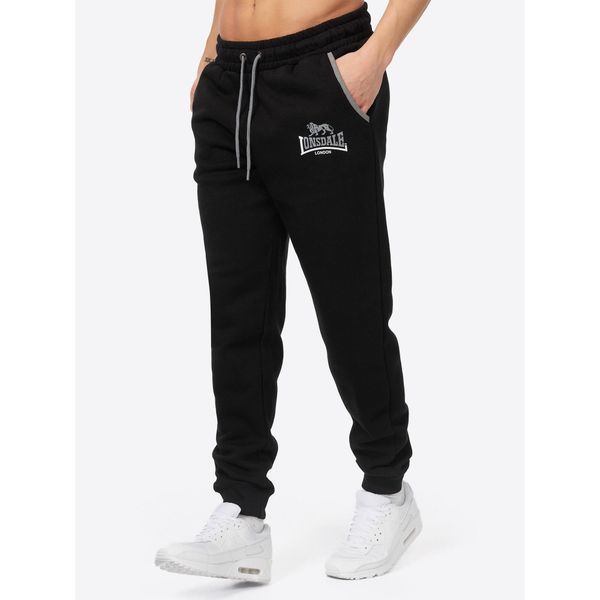 Spodnie do biegania Lonsdale Two Tones. Czarne szorty męskie Lonsdale, bez wzorów, z dresówki, sportowe. Za 183.90 zł.