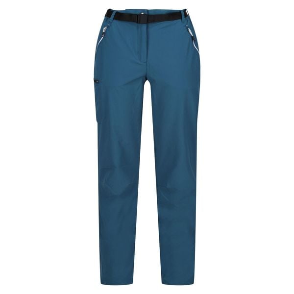 Spodnie turystyczne dla kobiet Regatta Xert III. Niebieskie spodnie dresowe damskie Regatta, na lato, bez wzorów. W wyprzedaży za 347.00 zł.
