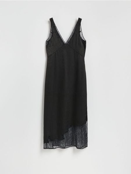 Sukienka midi z koronką - czarny. Czarne sukienki damskie Reserved, na co dzień, l, bez wzorów, z koronki, bez kołnierzyka, bez ramiączek, midi, proste. Za 199.99 zł.