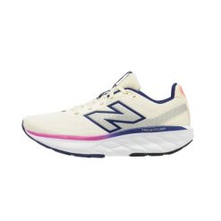 Second Life - Buty do biegania damskie New Balance Fresh Foam 520 V9. Białe obuwie do biegania damskie New Balance. Za 239.99 zł.
