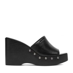 Klapki G-Star Raw. Czarne klapki damskie G-Star Raw, bez wzorów, bez obcasa. Za 259.99 zł.