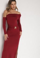 Bordowa Sukienka z Wiskozą Wywiniętym Dekoltem Marszczeniem i Metaliczną Ozdobą Reillea. Czerwone sukienki damskie Born2be, na co dzień, m, z aplikacjami, z wiskozy, eleganckie, bez kołnierzyka, bez ramiączek. Za 119.99 zł.