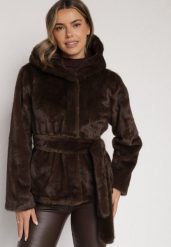 Brązowa Kurtka Futerko z Kapturem i Wiązanym Paskiem Zetara. Brązowe kurtki damskie Born2be, l, bez wzorów, z dzianiny, z kapturem. Za 229.99 zł.