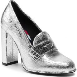 Półbuty TOMMY HILFIGER - Crackle Metallic High Pump FW0FW04046 Silver 000. Szare półbuty damskie Tommy Hilfiger, bez wzorów, z materiału, eleganckie, bez obcasa, na obcasie. W wyprzedaży za 359.00 zł.
