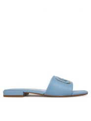 Guess Klapki FLJTAR LEA19 Niebieski. Niebieskie klapki damskie Guess, z aplikacjami, ze skóry, bez obcasa. Za 359.99 zł.