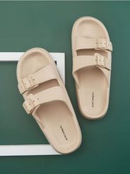 Klapki - beżowy. Brązowe klapki i japonki męskie Sinsay. Za 49.99 zł.