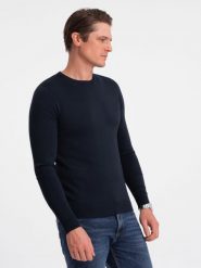 Klasyczny męski sweter z wiskozą BASIC z okrągłym dekoltem – granatowy V9 OM-SWBS-0106 - XXL. Niebieskie swetry męskie Ombre Clothing, l, bez wzorów, z wiskozy, bez kołnierzyka. W wyprzedaży za 89.99 zł.