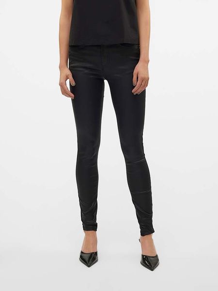 Vero Moda Spodnie w kolorze czarnym rozmiar: S/L32. Czarne spodnie materiałowe damskie Vero Moda, bez wzorów, z materiału, klasyczne, z podwyższonym stanem. Za 96.37 zł.