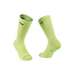 Skarpety rowerowe NORTHWAVE Extreme Pro Sock. Żółte skarpetki damskie Northwave, bez wzorów. Za 45.00 zł.