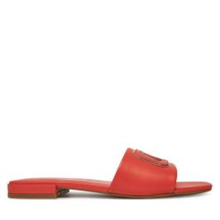 Klapki Guess. Pomarańczowe klapki damskie Guess, z aplikacjami, bez obcasa. Za 399.99 zł.