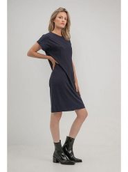 Josephine & Co Sukienka "Peggy" w kolorze granatowym rozmiar: 40. Niebieskie sukienki damskie Josephine & Co, na co dzień, bez wzorów, bez kołnierzyka, bez ramiączek, midi, proste. Za 197.63 zł.