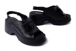BOCCATO 500 4700 27 TSYH black, sandały damskie. Czarne sandały damskie Boccato, bez wzorów, ze skóry, bez obcasa, na obcasie. Za 227.43 zł.