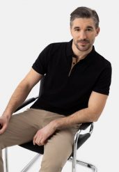 Koszulka polo O-MOLTI. Czarne koszulki polo męskie Volcano, m, bez wzorów, z bawełny, bez ramiączek. Za 99.99 zł.