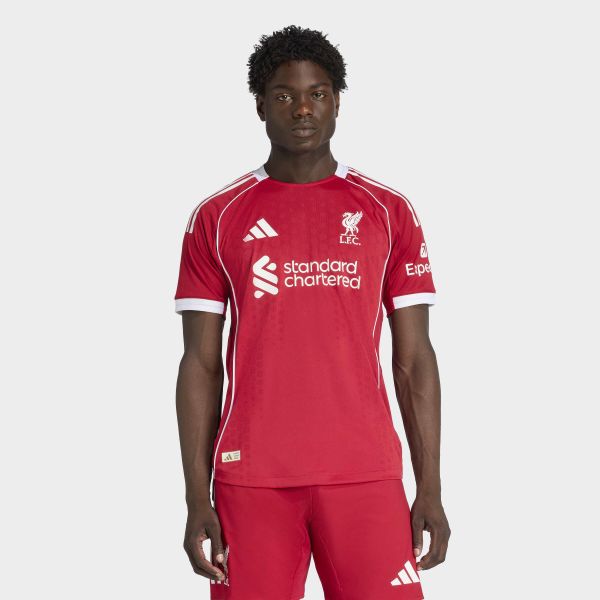 Koszulka podstawowa Liverpool FC 25/26 Authentic. Czerwone t-shirty sportowe męskie Adidas, bez ramiączek, do piłki nożnej. Za 649.00 zł.
