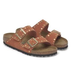 Damskie sandały nity ARIZONA RIVET. Brązowe sandały damskie Birkenstock, bez wzorów, z materiału, bez obcasa. Za 657.00 zł.
