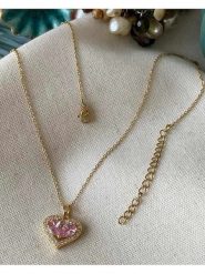 Luseera Pozłacany naszyjnik z zawieszką - dł. 45 cm rozmiar: onesize. Czerwone naszyjniki damskie Luseera, pozłacane. Za 34.99 zł.