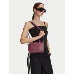 Torebka adidas. Czerwone torebki klasyczne damskie Adidas, bez wzorów, bez dodatków. Za 179.99 zł.