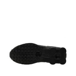 Buty sportowe Nike Shox R4 Czarne. Czarne buty sportowe na co dzień męskie Nike, z materiału, bez zapięcia, trekkingowe. Za 647.10 zł.