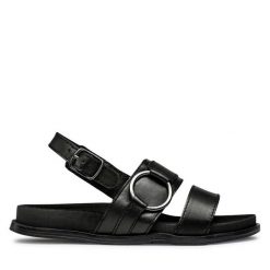 Sandały Lasocki. Czarne sandały damskie Lasocki, bez wzorów, bez obcasa, na płaskiej podeszwie. Za 179.99 zł.