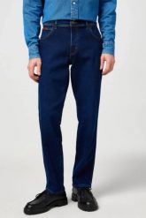 WRANGLER MĘSKIE SPODNIE JEANSOWE TEXAS COSMIC BLUE 112362343. Niebieskie spodnie materiałowe męskie Wrangler, bez wzorów, z jeansu. Za 219.99 zł.