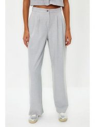 Trendyol Spodnie w kolorze szarym rozmiar: 40. Szare spodnie materiałowe damskie Trendyol, bez wzorów, z materiału. Za 86.99 zł.