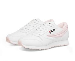 Buty sportowe damskie Fila Orbit. Białe buty sportowe na co dzień damskie Fila, bez wzorów, z materiału, trekkingowe. Za 169.00 zł.